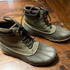 Sperry Top-Sider Men’s 7.5/Women’s 9 Olive Duck Boots